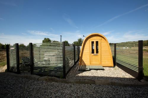 Pidley Bottom Cottages - Luxury SC rooms - Fully furnished and equipped - KITCHEN - towels and linen included Pidley Bottom Cottages - Luxury SC rooms - Fully furnished and equipped - KITCHEN - towels and linen included