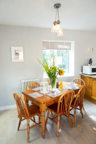 Pidley Bottom Cottages - Luxury SC rooms - Fully furnished and equipped - KITCHEN - towels and linen included Pidley Bottom Cottages - Luxury SC rooms - Fully furnished and equipped - KITCHEN - towels and linen included