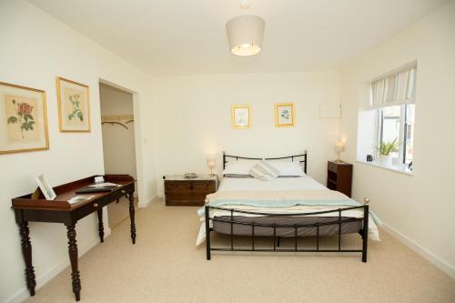 Pidley Bottom Cottages - Luxury SC rooms - Fully furnished and equipped - KITCHEN - towels and linen included Pidley Bottom Cottages - Luxury SC rooms - Fully furnished and equipped - KITCHEN - towels and linen included