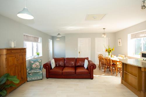 Pidley Bottom Cottages - Luxury SC rooms - Fully furnished and equipped - KITCHEN - towels and linen included Pidley Bottom Cottages - Luxury SC rooms - Fully furnished and equipped - KITCHEN - towels and linen included