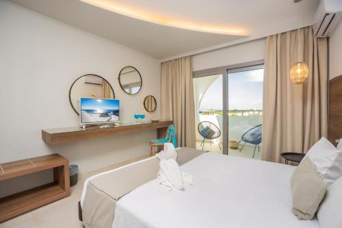 Happy Days Hotel - image 7