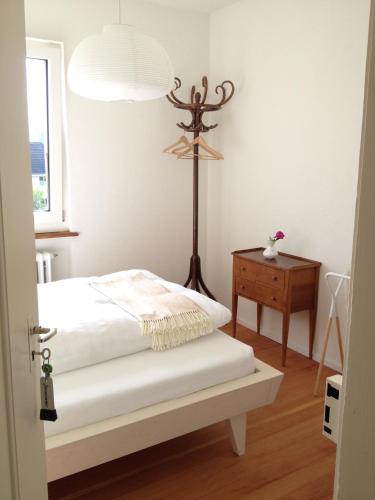 Single Room with Mountain View and Shared Bathroom