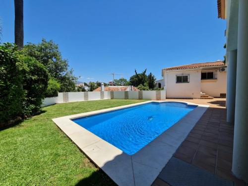 Remarkable 5-Bedroom Villa in Marbella gîte à louer Magna Marbella