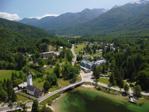 Hotel Jezero - image 10