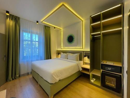 Hotel Republique Room Type - Deluxe Double Room