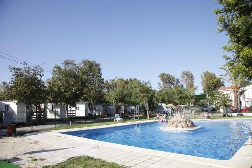  Camping Valle Niza Playa, Pension in Benajarafe