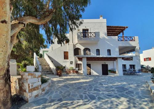  Dendrinos House in Galissas