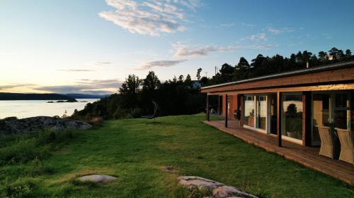 Funky cabin with a panoramic view of the Oslofjord