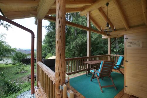 Blockhaus Chalet mit beheizbarem Badefass und Infrarotsauna auf der Terrasse in 巴德 塔茲曼斯多夫