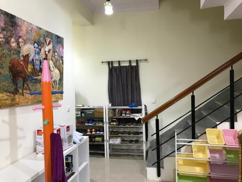 Cozy Neat Quiet Deluxe 1 Bed-Room Home Stay near Bangalore Airport