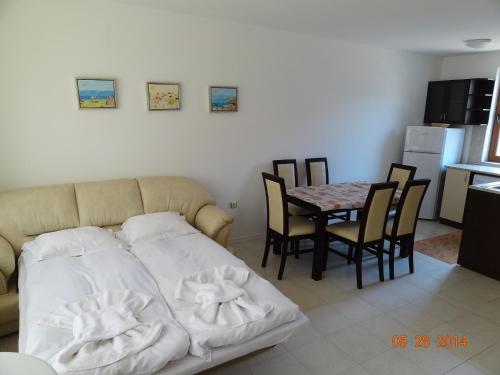 Two-Bedroom Villa image 10