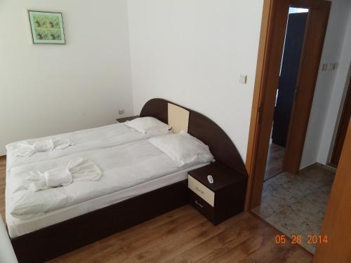 Two-Bedroom Villa image 8