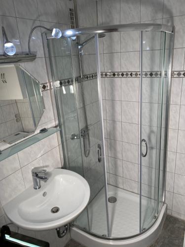 浴室, Private Wohnung in Fürstenfeldbruck, nahe Ammersee/München/Augsburg (Private Wohnung in Furstenfeldbruck, nahe Ammersee/Munchen/Augsburg) in 福斯滕費爾德布魯克