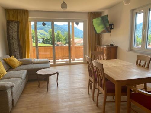 Apartment Schlierseeblick - ruhig mit tollem See- und Bergblick