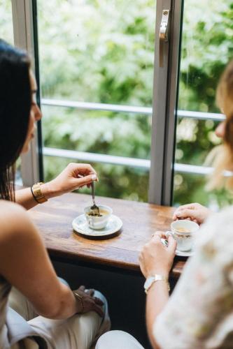 Petit-déjeuner Breton et Franchouillard — Les Chouettes Hostel, hôtel à  Rennes