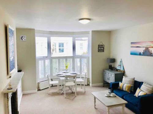 St Margarets Modern Georgian 2 bedroom apartment - Apartment - Ryde