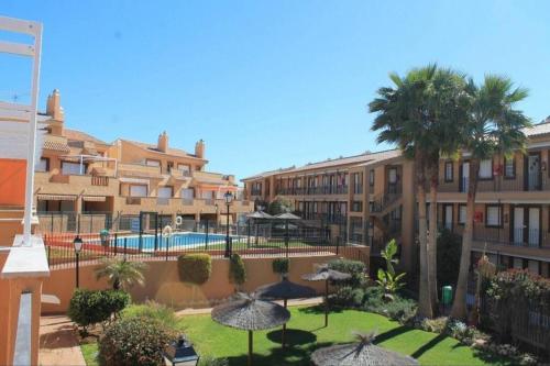  Apartamento a 10 metros de la playa con piscina in San Luis de Sabinillas