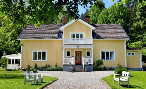 B&B Svanå - Eden's Garden Cottages - Bed and Breakfast Svanå