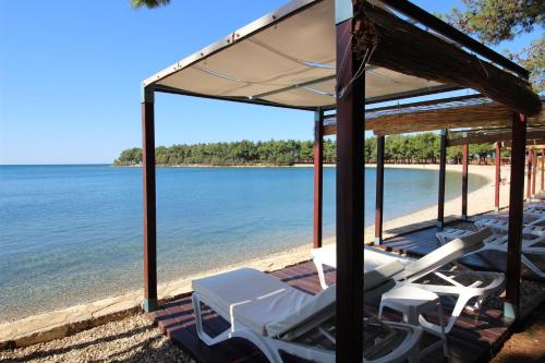 TAMARA, LITTLE ROOM WITH BED, BATHROOM, AIR CONDITIONG, WIFI, PARKING 2