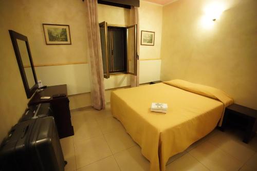 Roma Carina Room Type - Standard Double Room