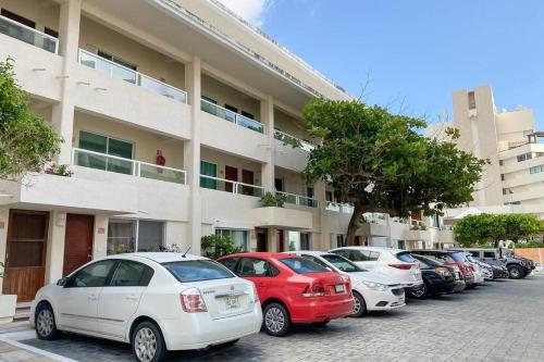 Brisas Shores 07 Beachfront Condo, Ocean view Pool and garden area, Zona Hotelera Cancun, Cancún (photo 5)