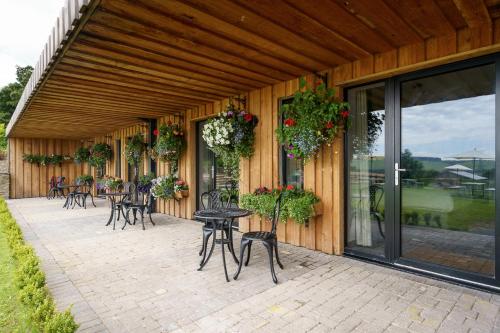 The Old House 1147 in บริดเด็น