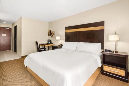 Holiday Inn Express Portland SE - Clackamas Area