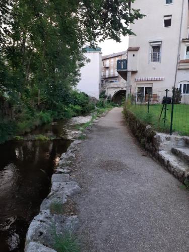 Appartement rez de chaussée avec terrasse et jardin