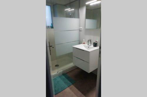 Maison de charme vue mer à 1km des plages gîte à louer Kervoazec