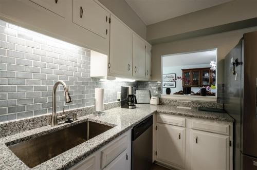 The Jewel of Dauphin Island - image 4
