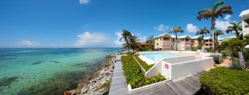 Eden Blue vue Mer et Piscine 2