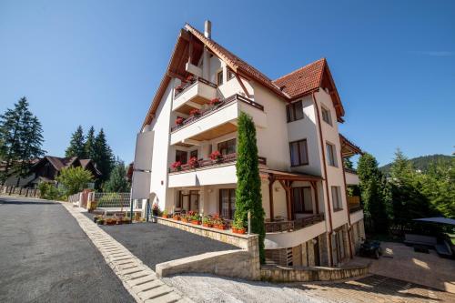 Buitenkant, Pensiunea Constanta in Predeal