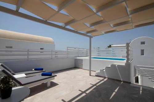 Petra Aqua Villa – Perissa, UT