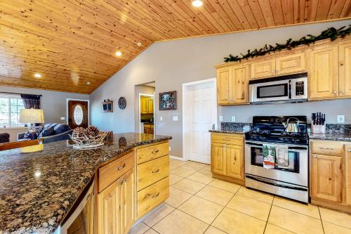 Bear Bungalow - image 7