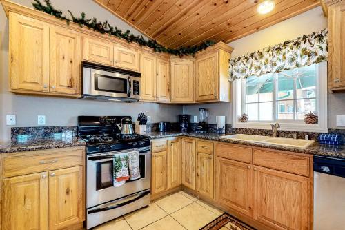 Bear Bungalow - image 8