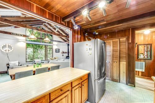 Austin Creek Cabin - image 11