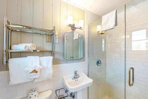 Blissful Beach Retreat - image 11