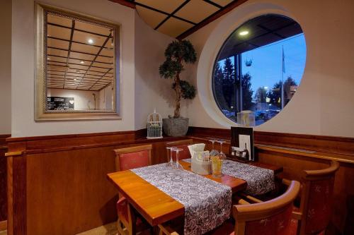 Restaurant, Sport & Spa Hotel Vesileppis in Leppavirta