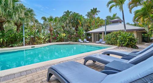 Trinity Beach Club Holiday Apartments Ideally located in the Trinity Beach area, Trinity Beach Club Holiday Apartments promises a relaxing and wonderful visit. The property offers a wide range of amenities and perks to ensure you have a g