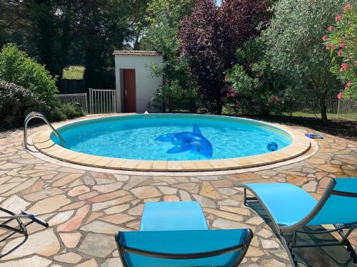 Maison avec piscine à Vallon Pont d'Arc gîte à louer Vallon-Pont-d'Arc