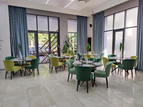 Hotel Vogue - image 7