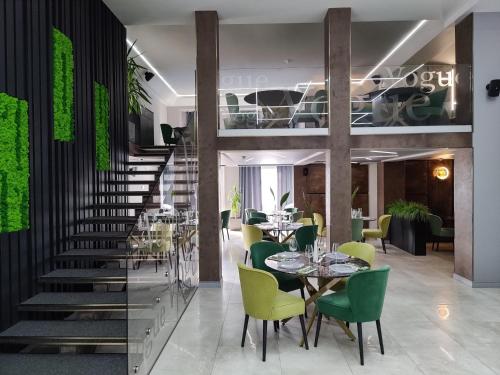 Hotel Vogue - image 13