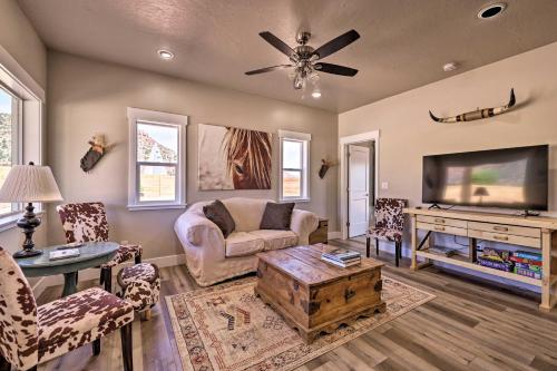 . Quiet Kanab Home w/ Panoramic Views & Porch!