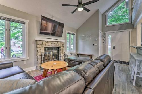 Quiet Getaway with Deck Less Than 1 Mi to Jack Frost Resort! in Lake Harmony, USA