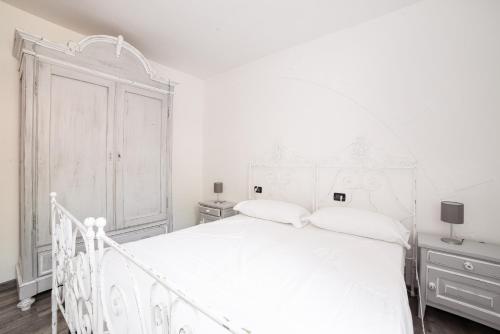 Double or Twin Room with Private Bathroom