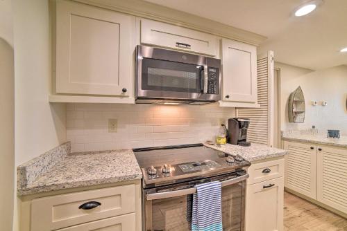 Waterfront Port Aransas Condo with Beach Access - image 7