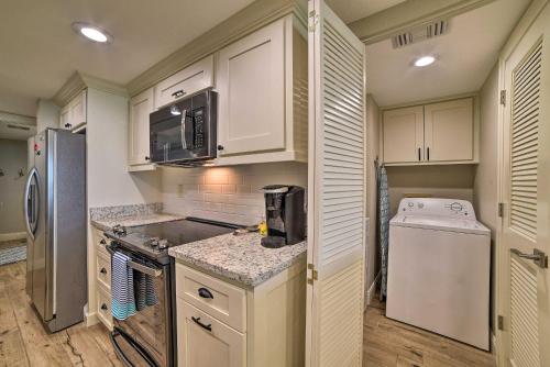 Waterfront Port Aransas Condo with Beach Access - image 8