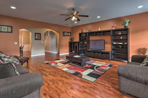 Family Getaway with Movie Room Near Atlanta! in McDonough, USA