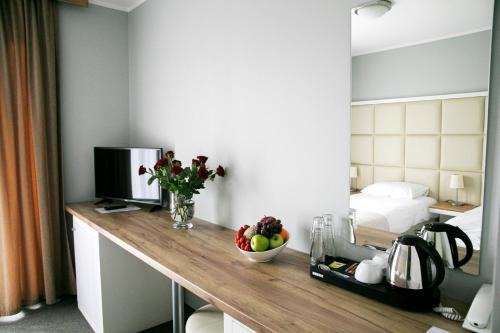 Double Room with Balcony image 4