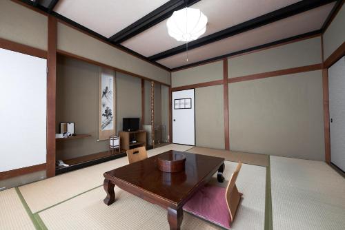 Japanese-Style Standard Room with Shared Bathroom image 6